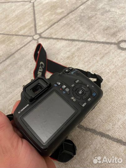 Компактный фотоаппарат canon eos 1000D