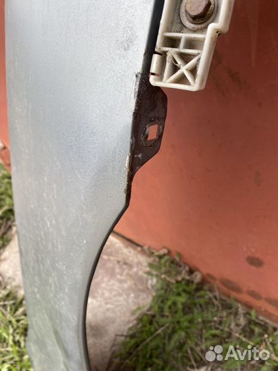 Крыло правое оригинал митсубиси лансер 10