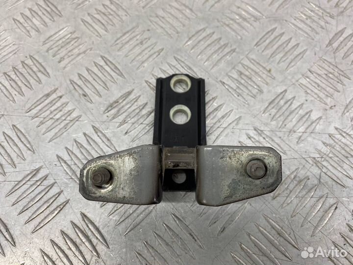 Б/У петля двери задний левый Mitsubishi Lancer 9