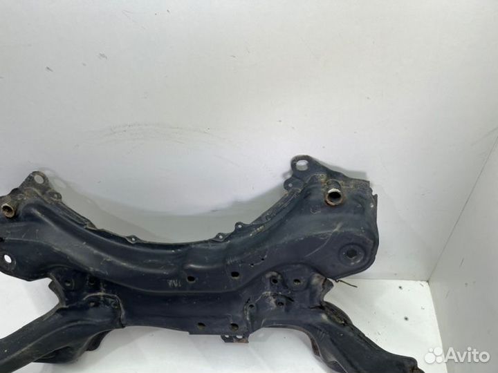 Подрамник передний Toyota Corolla E150/E180