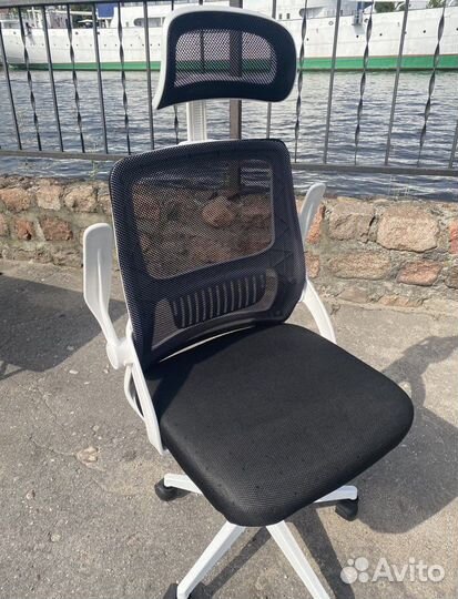 Кресло компьютерное офисное с подголовником
