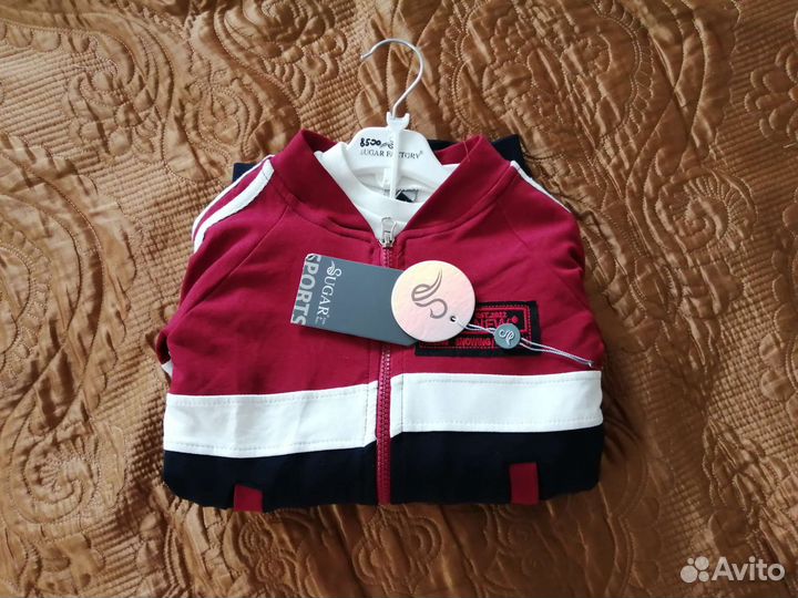 Три абсолютно новых костюма