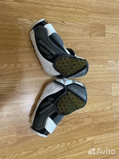 Налокотники хоккейные sr m