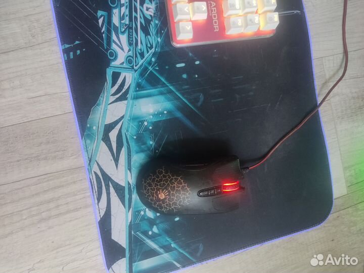 Клавиатура, мышь и коврик