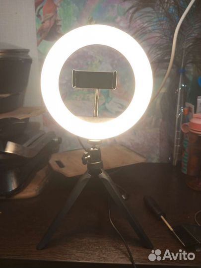 Кольцевая лампа со штативом настольная
