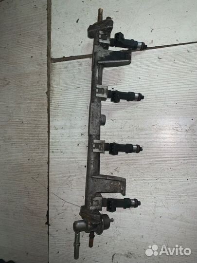 Топливная рейка Ford Focus 1 седан 1 2001