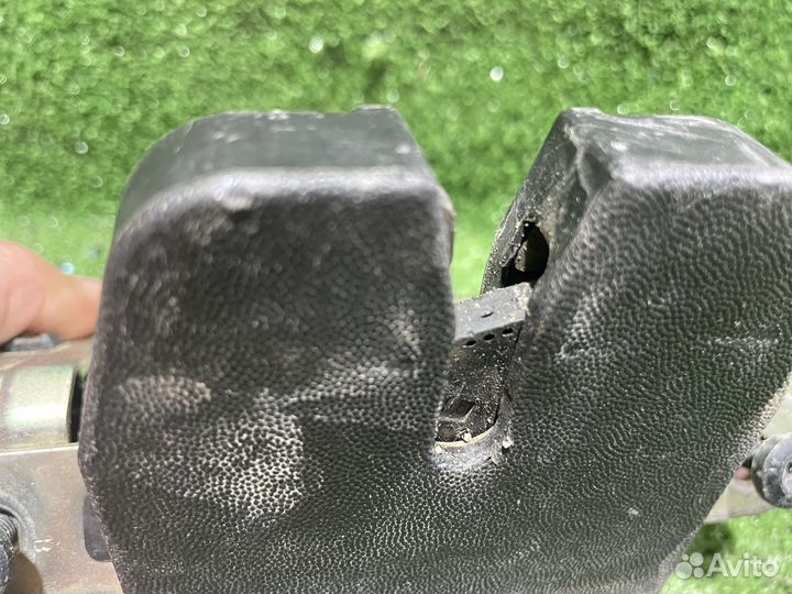 Замок крышки багажника opel zafira b