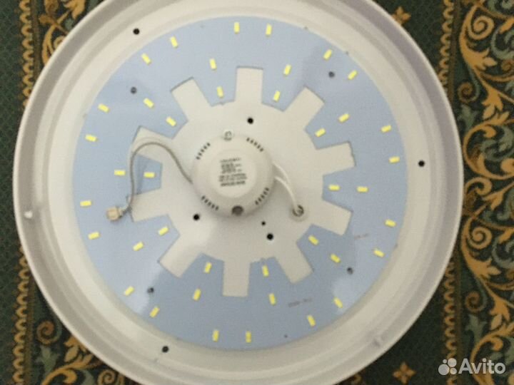 Потолочный светильник 