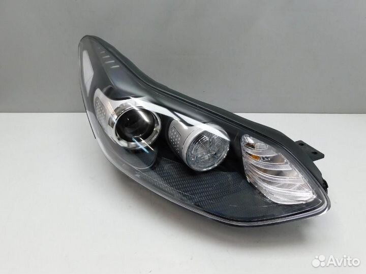 Фара правая Kia Sportage