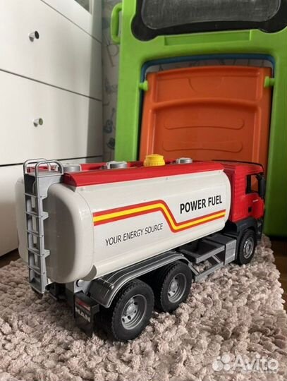 Бензовоз bruder