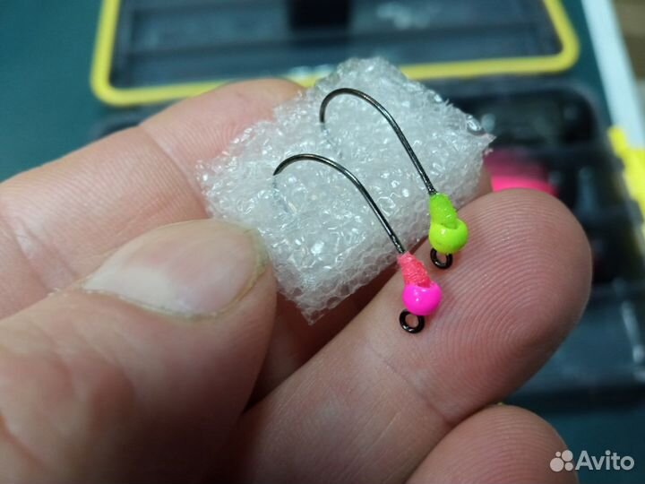 Набор черных и розовых форелевых приманок