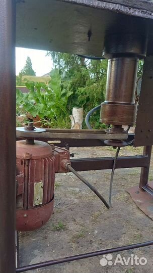 Фрезерный станок по дереву