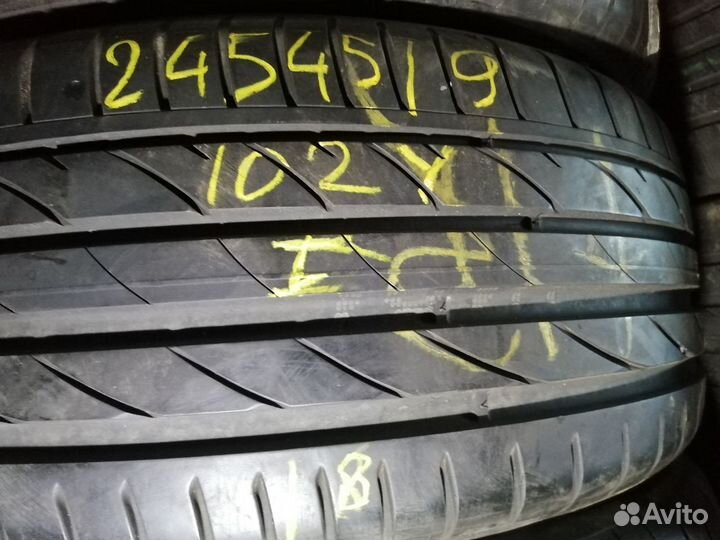 Maxxis Victra Sport SUV VS5 245/45 R19