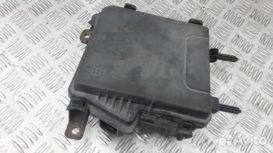 Блок предохранителей renault megane 3 (HUK21M101)