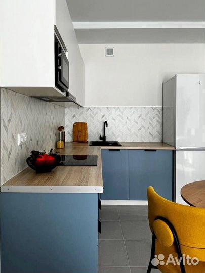 Синяя кухня угловая