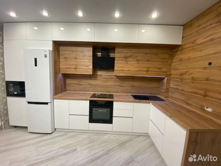 Кухня на заказ с подсветкой