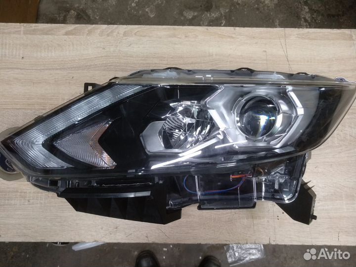 Фара левая Nissan Qashqai J11 260104EH1B