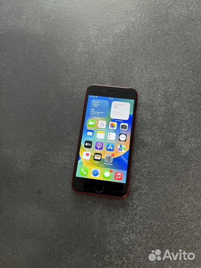 iPhone 8, 64 ГБ