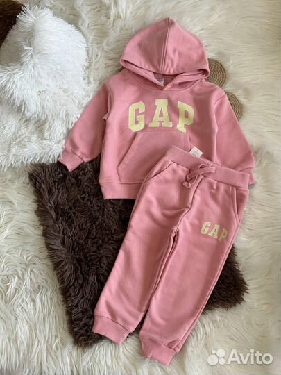 Костюм спортивный на девочку