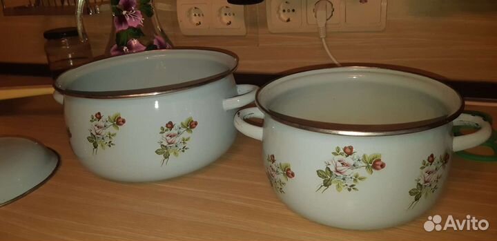 Кастрюли и ковш