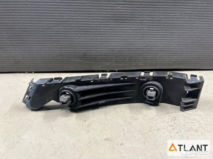 Крепление бампера передняя правая honda elysion