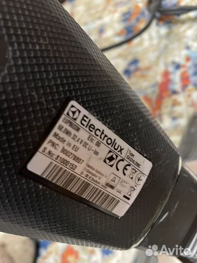 Пылесос Electrolux вертикальный проводной