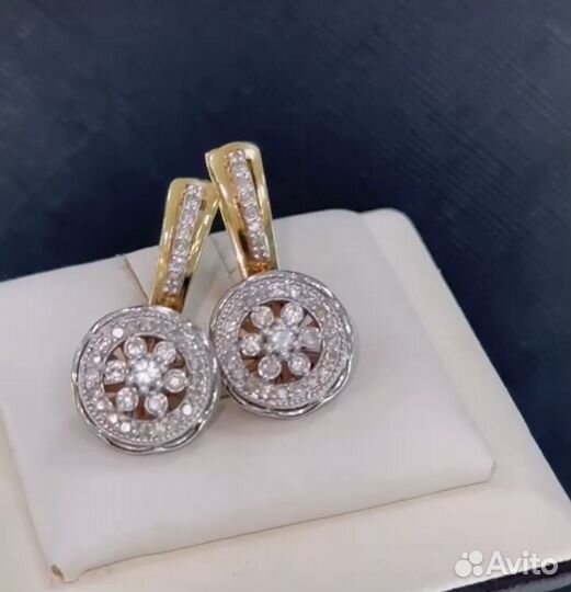 Золотые серьги с бриллиантами