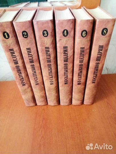 Книги(классика и женские романы)