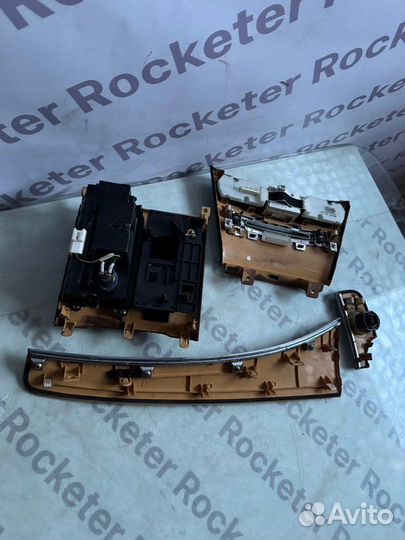 Салон Nissan Fuga 2006