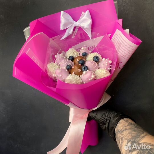 Букет из клубники в шоколаде клубничный букет