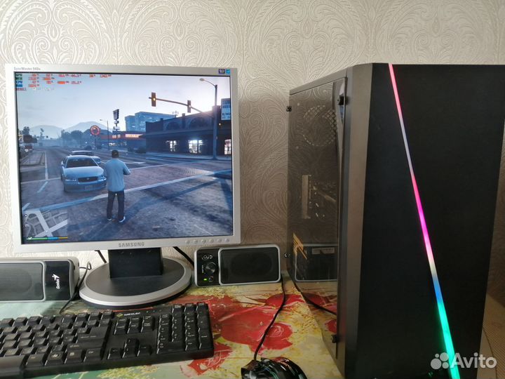 Игровой компьютер с монитором