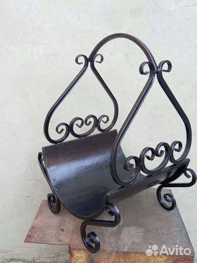 Дровница для камина