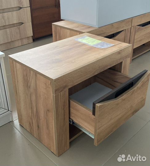 Тумба прикроватная в наличии