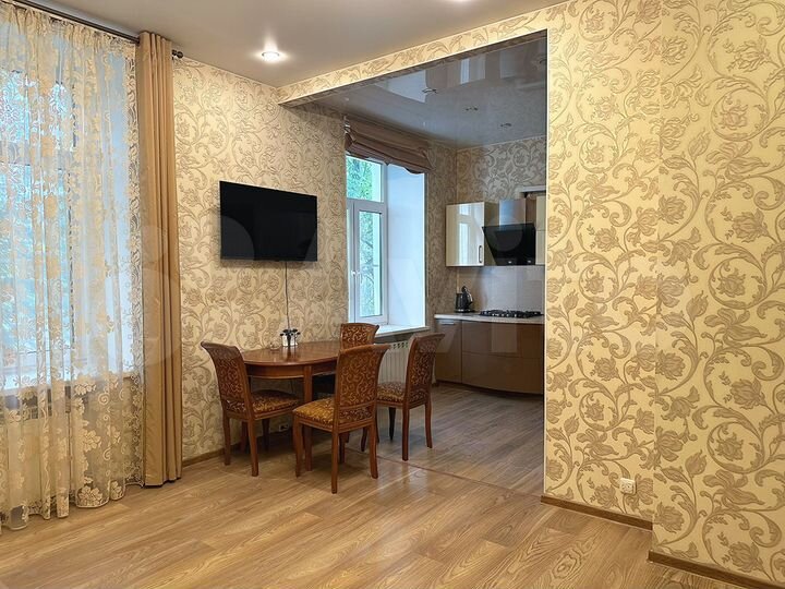 2-к. квартира, 81 м², 2/3 эт.