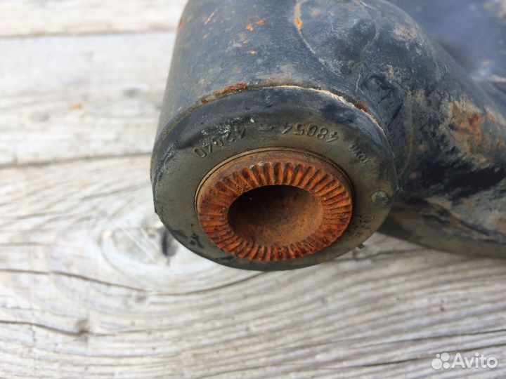 Рычаг передней подвески Toyota Corolla 150, Auris