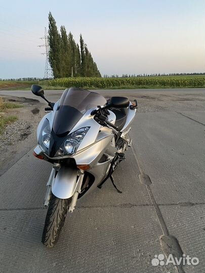 Продам мотоцикл VFR800