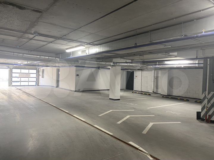 Машиноместо, 14 м²