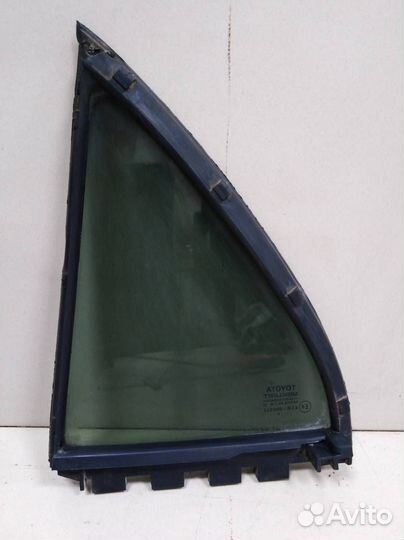 Стекло двери задней правой форточка Toyota Corolla