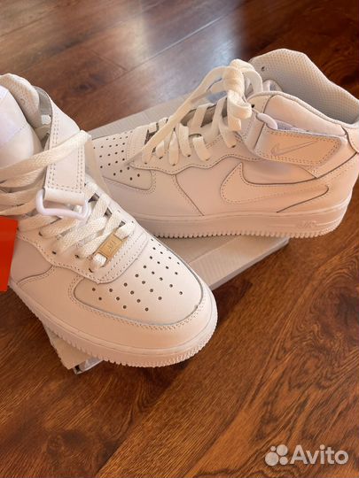 Кроссовки Nike Air Force белые