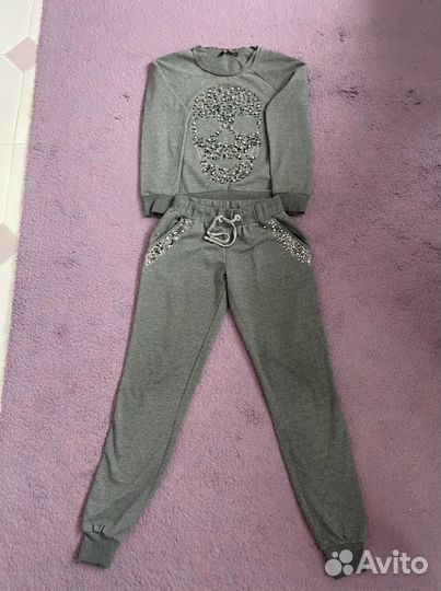 Костюм спортивный