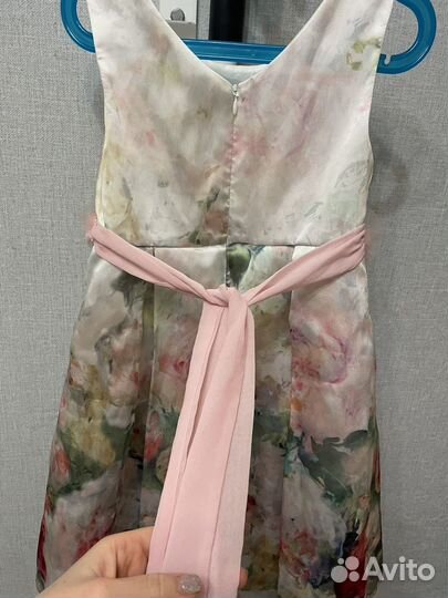 Нарядное платье для девочки 128