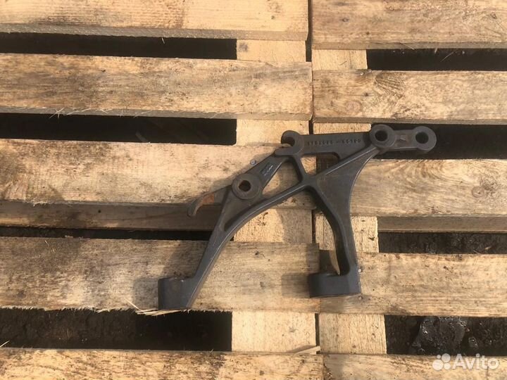 1762098 кронштейн осушителя Scania