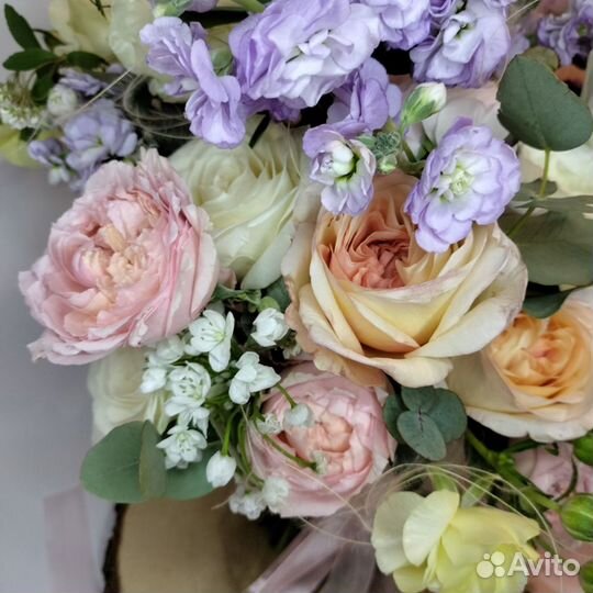 Букеты невесты и на каждый день из живых цветов