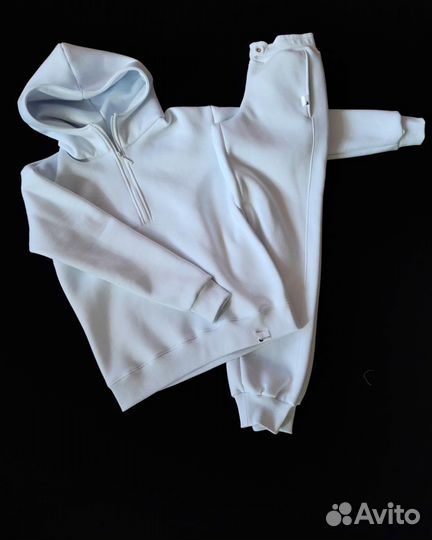 Спортивный костюм женский