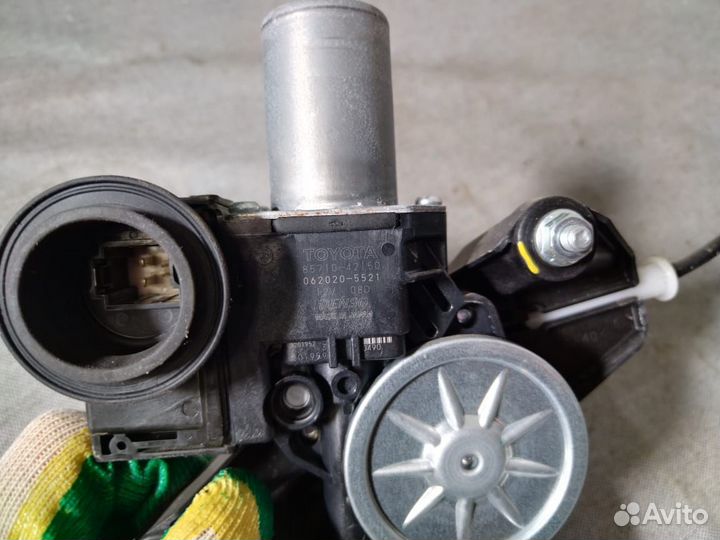 Стеклоподъемник задний правый в сборе Rav 4 XA 50