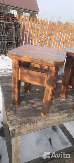 Табуретки маленькие крашенные