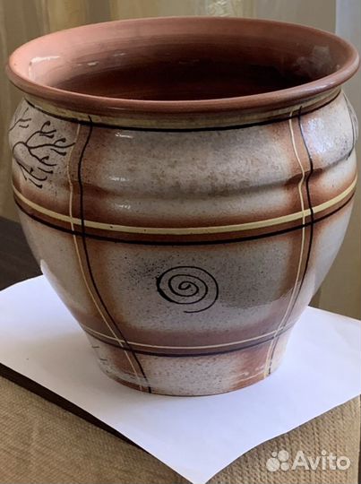 Горшок керамический,большой