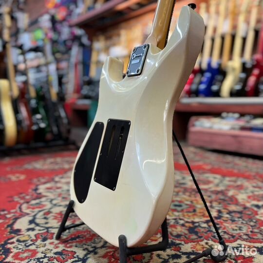 Электрогитара Charvel White H-S-S Japan винтаж