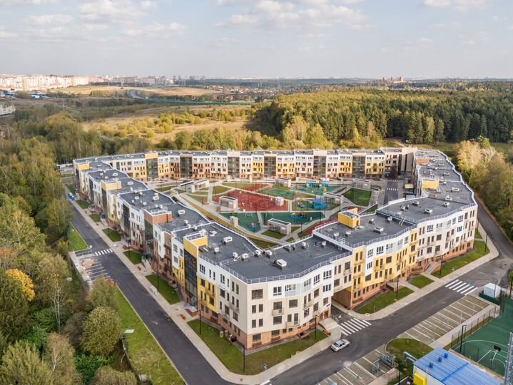 3-к. квартира, 90,7 м², 1/4 эт.