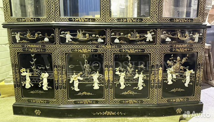 Витрина. Шкаф. Шинуазри. Винтажная мебель